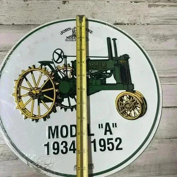 JOHN DEERE TRACTOR MODEL A 1934-1952 WHITE TIN ADVERTISING SIGN 12" ROUND - Picture 4 of 6